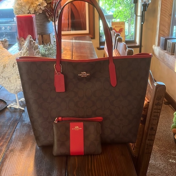 NWOT Coach City Tote Monogram with Red Leather Straps! - Picture 2 of 13